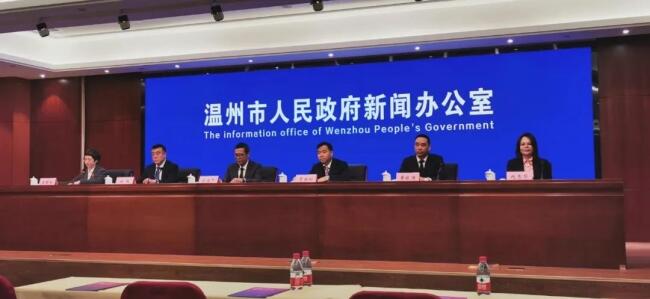 新闻发布会现场.jpg